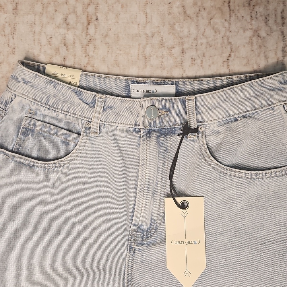 Ban.jara Split Hem Denim Shorts NWT - Picture 3 of 7